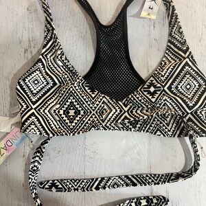 Sun dazed Trendy Geometric Black and White Bikini Top